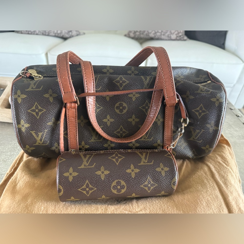 *** Item is SOLD ****Vintage Louis Vuitton Papillon 30 Monogram w/ Mini Pouch